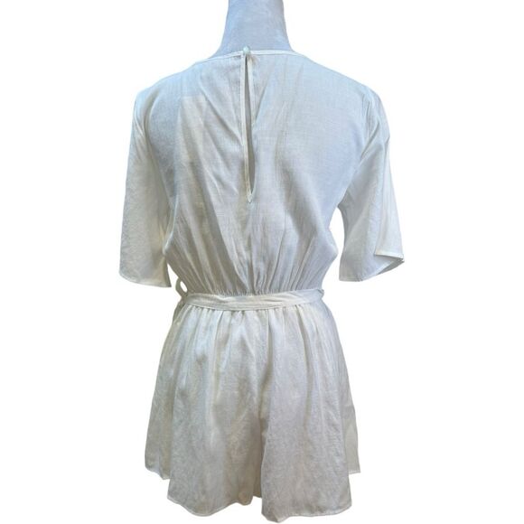 White Short Romper Women's Tie Waist Scallop V Neck‎ Casual - Picture 3 of 9